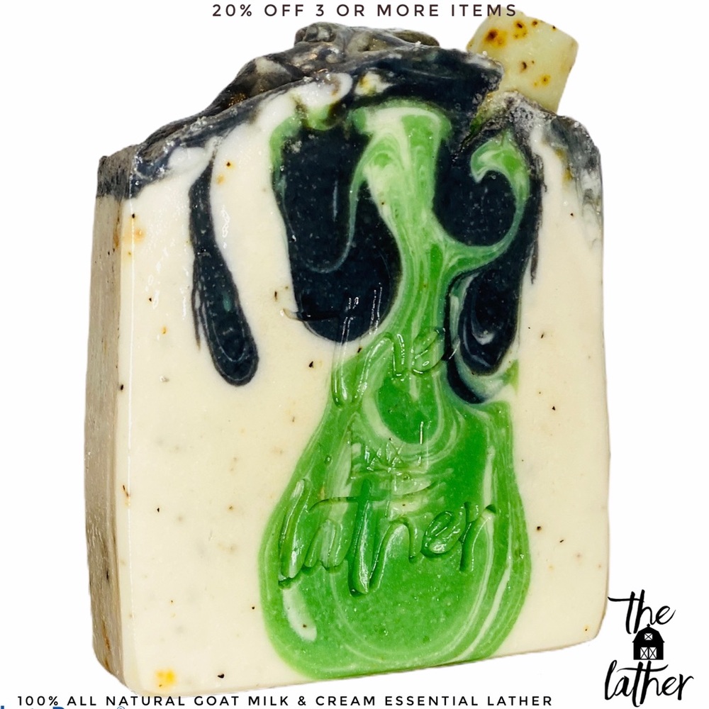 πΏMint Activated Charcoal Goat Milk & Cream Lather - Picture 3 of 5